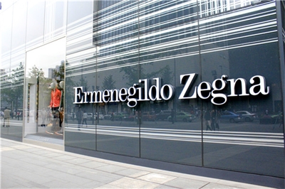 戶外數(shù)字標(biāo)牌的成本與亮度持久性